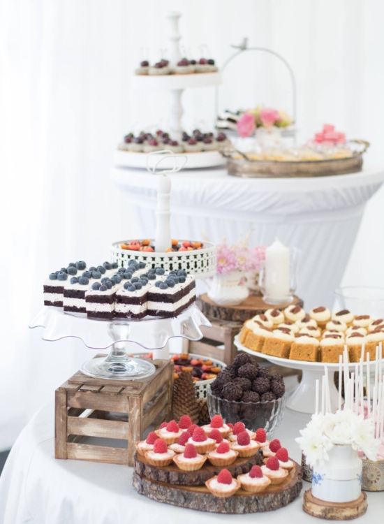 Sisters Cake - Svadobné koláče - biele aranžmá
